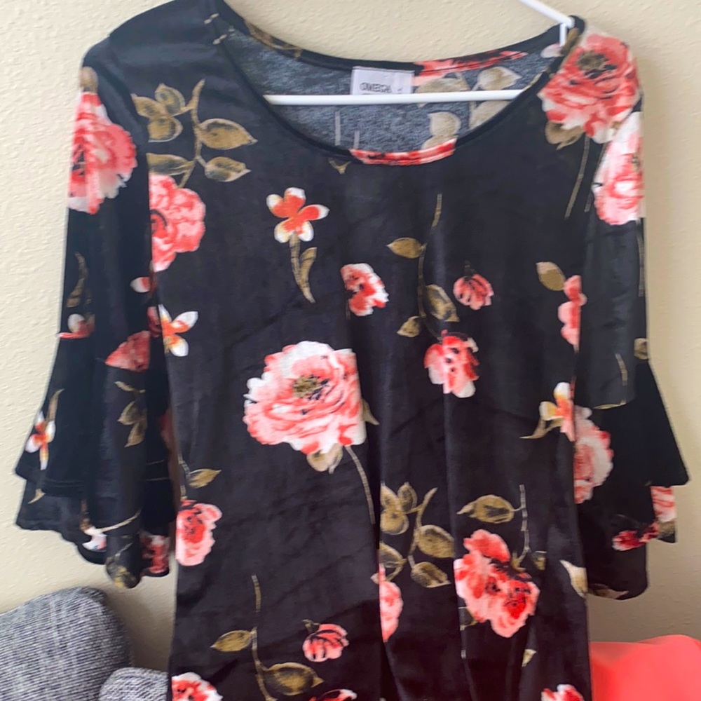 Log sleeve blouse